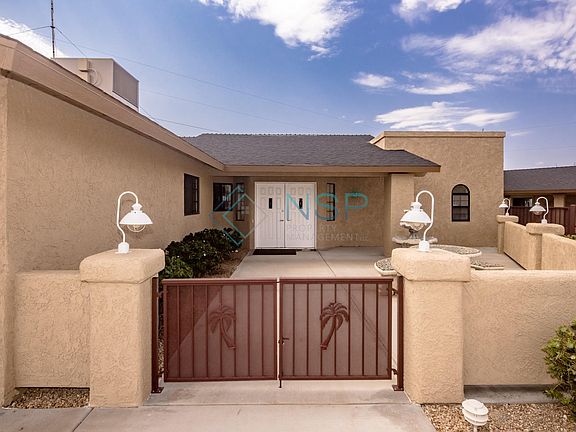 3rd image of 3165 Fountain Palm Dr