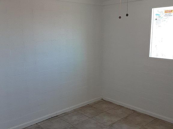 3rd image of 1327 E Carol Ave APT C