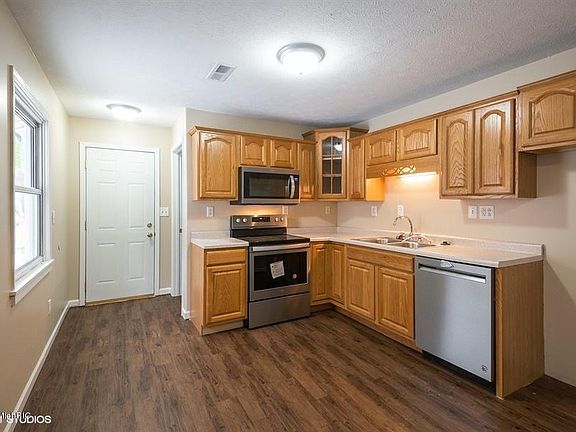 5th image of 2416 Eastfield Dr