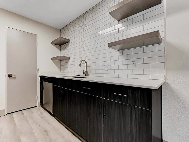 Namaste Apartments — Photo 12