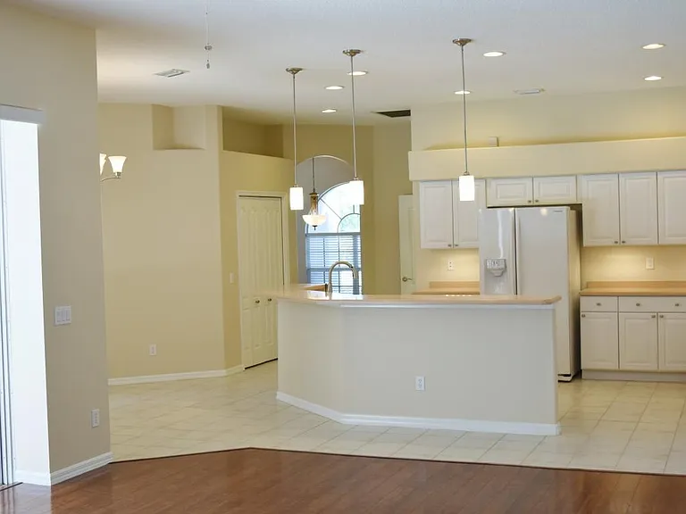 7408 Ridge Rd — Photo 6