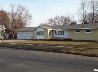 414 20th Ave W, Menomonie, WI 54751