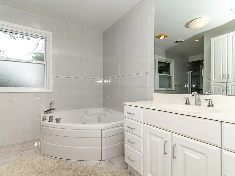 1800 Lark Ln — Photo 31