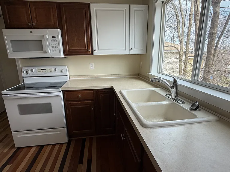 1071 Ackley St — Photo 10