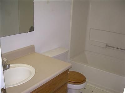4th image of 2464 Empress St