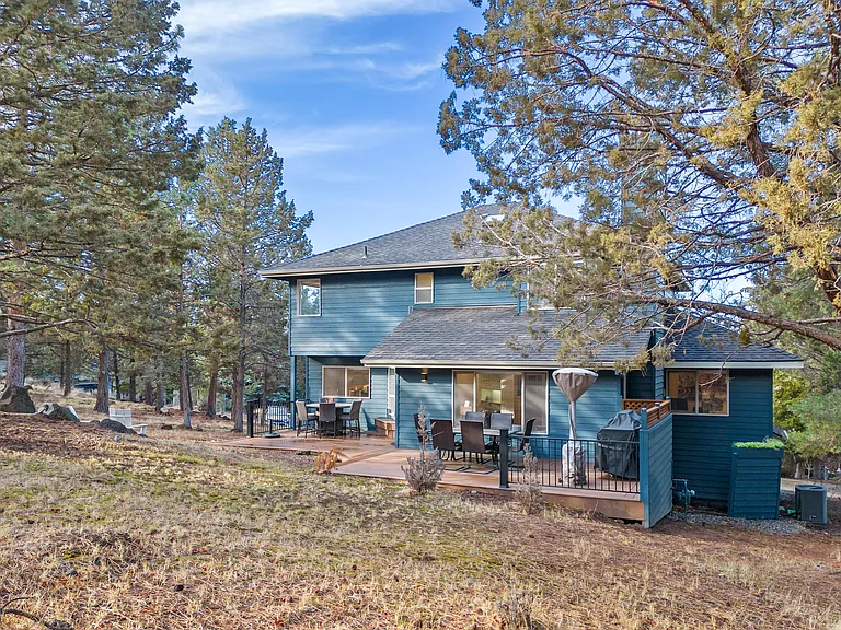1207 Foxwood Pl — Photo 2