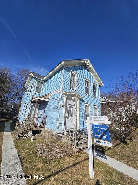 2nd image of 65 3rd Avenue