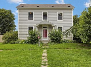 401 E 4th St, Tipton, IA 52772