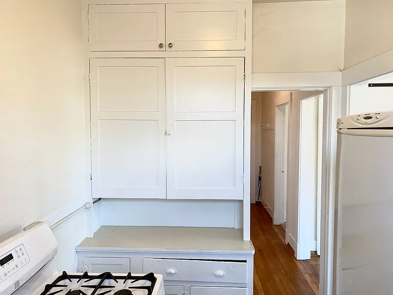 St Florence Apartments — Photo 7