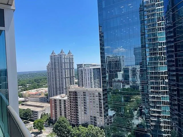 1080 Peachtree St NE #2204 — Photo 4