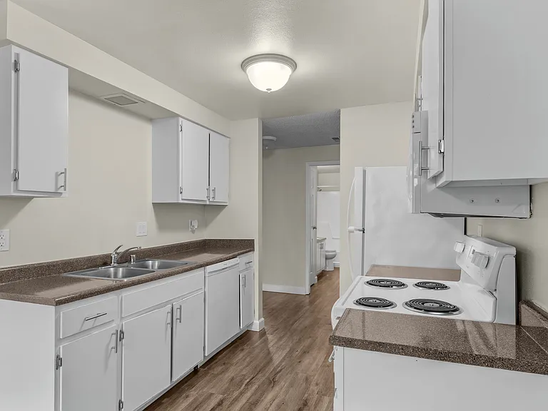 Irving Place Apartments — Photo 29