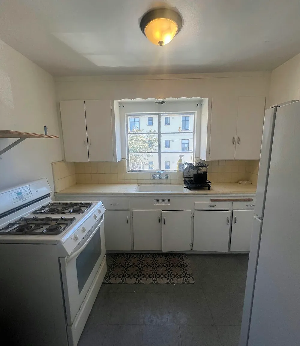 2731 Haste St — Photo 2