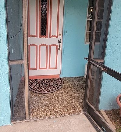 3rd image of 304 Jefferson Ave