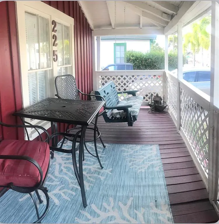 2 bed, 1.0 bath, 1103 sqft, $1,950 — Photo 2