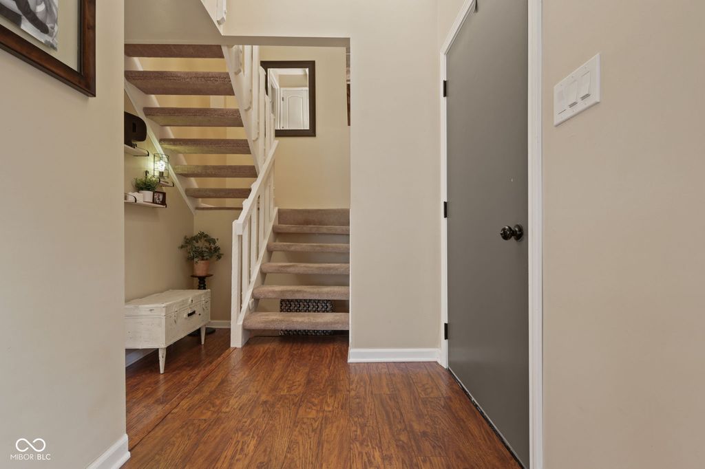 5643 Twin Lakes Ct, Indianapolis, IN - View 3
