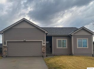 8813 S 69th Cir, Papillion, NE 68133
