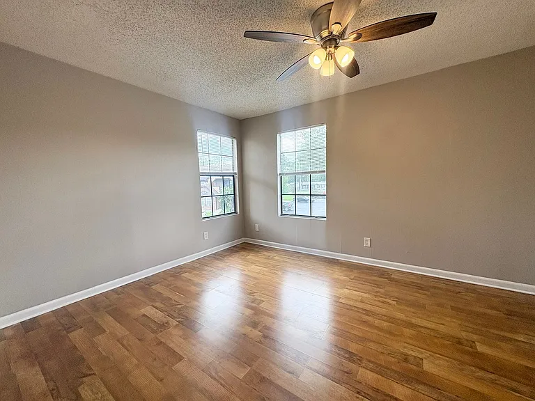 380 Lakepointe Dr #201 — Photo 13