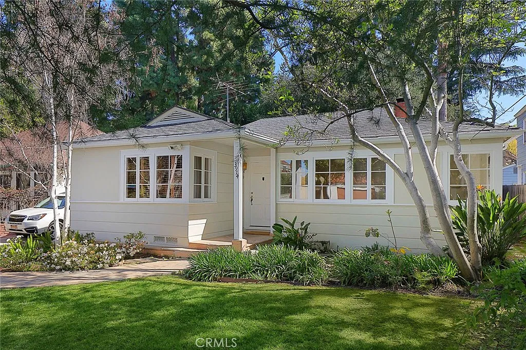 2 bed, 1.5 bath, 1277 sqft, $5,950 — Photo 2