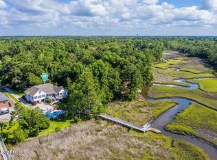 606 Ravenswood Rd, Hampstead, NC 28443