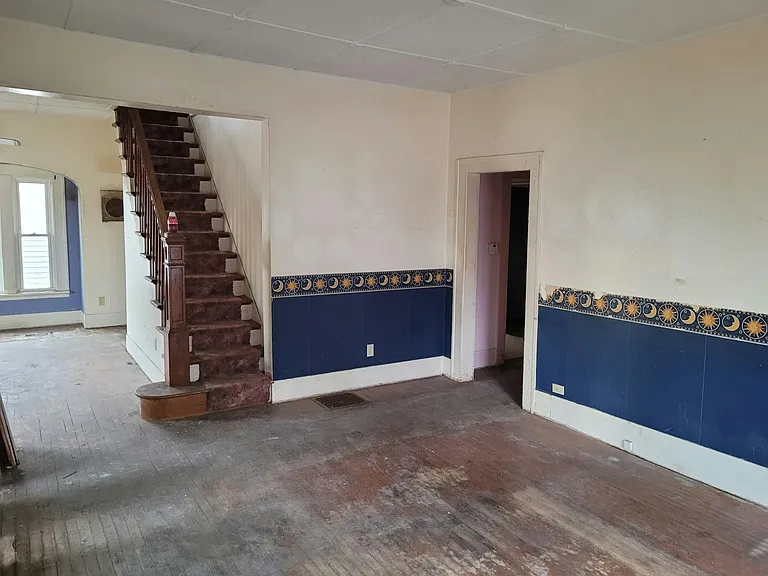 203 W Lindell St — Photo 14