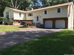 73 Old Kent Rd N, Tolland, CT 06084