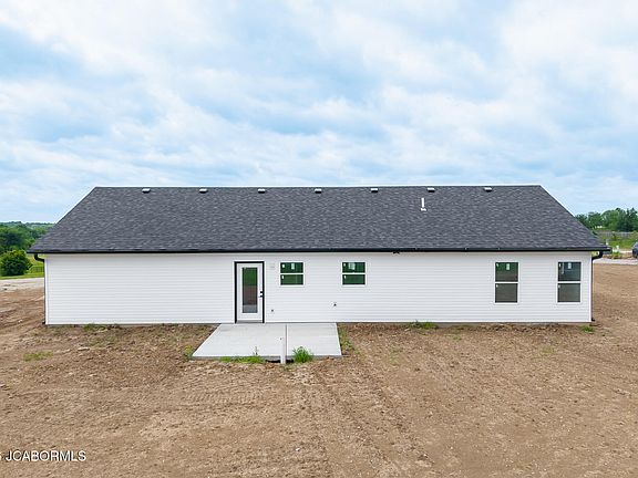 4th image of 2139 Lyndell Blvd