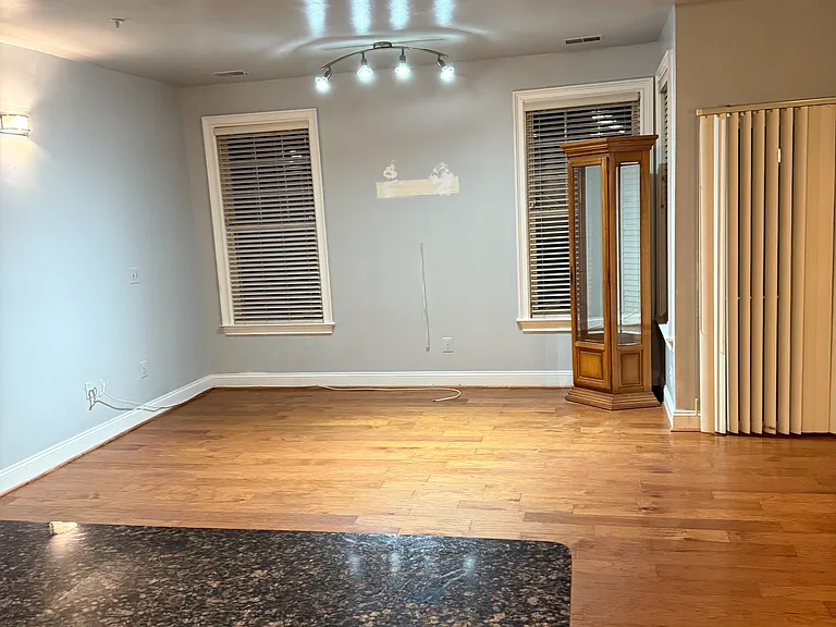 2712 Gresham Way #103 — Photo 21