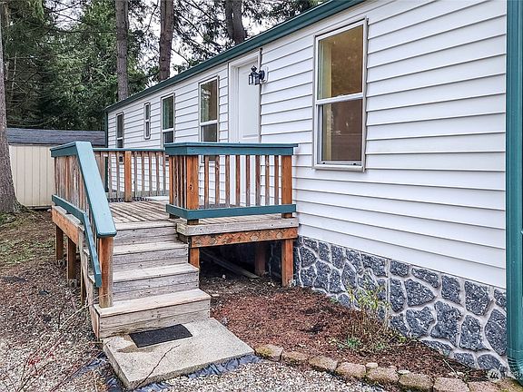 3rd image of 472 Leighland Avenue #4