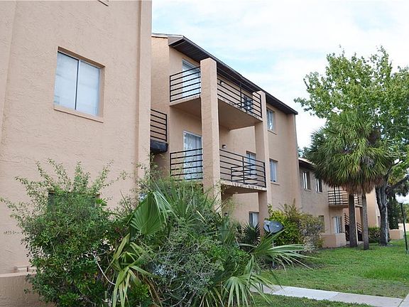 2nd image of 5214 Via Hacienda Cir #A305