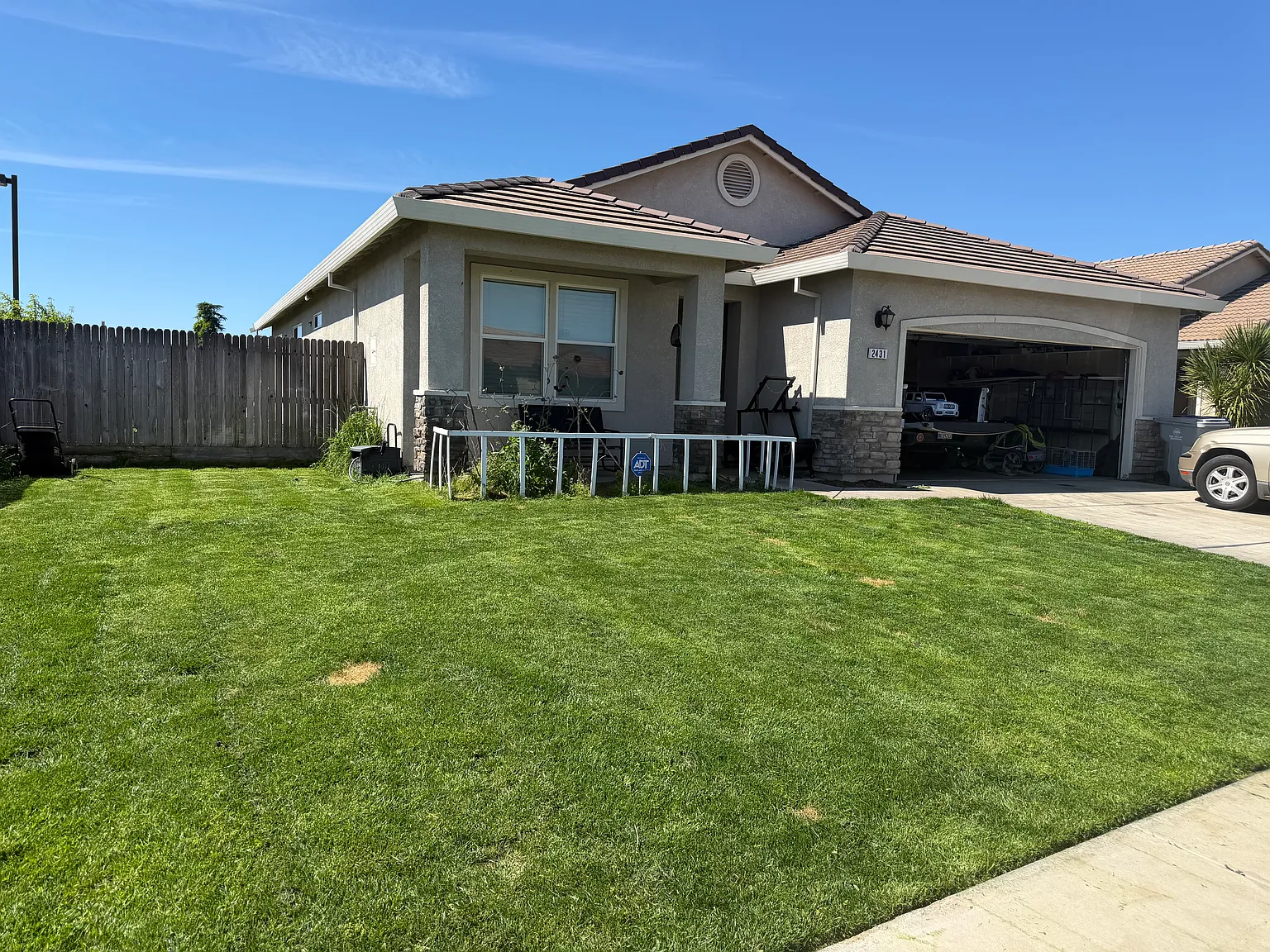 3 bed, 1923 sqft, $2,700 — Photo 3