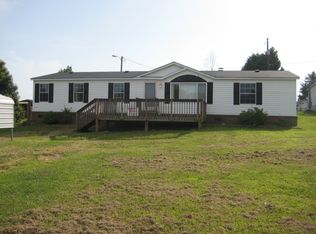 1226 Slaton Rd, Townville, SC 29689