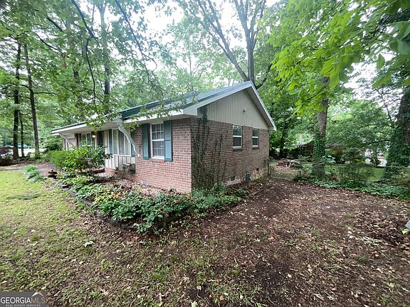 3rd image of 62 Jonathan Rd