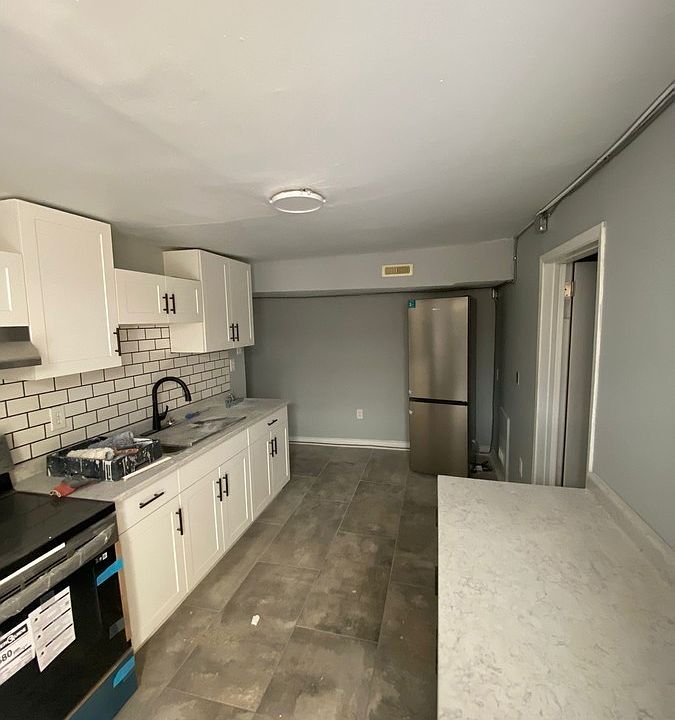 1st image of 366 Bruce Ave