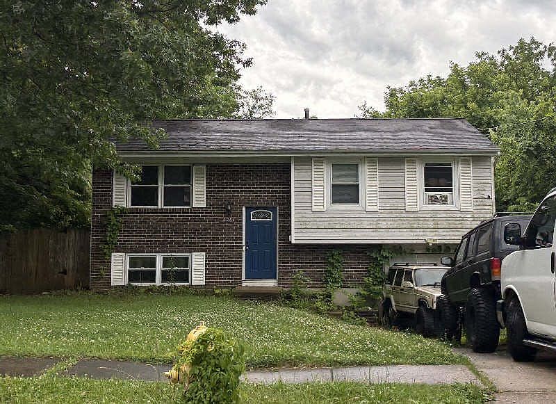 1st image of 2261 Roxanna Dr