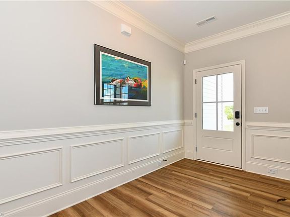 4th image of 400 Fairmile Dr