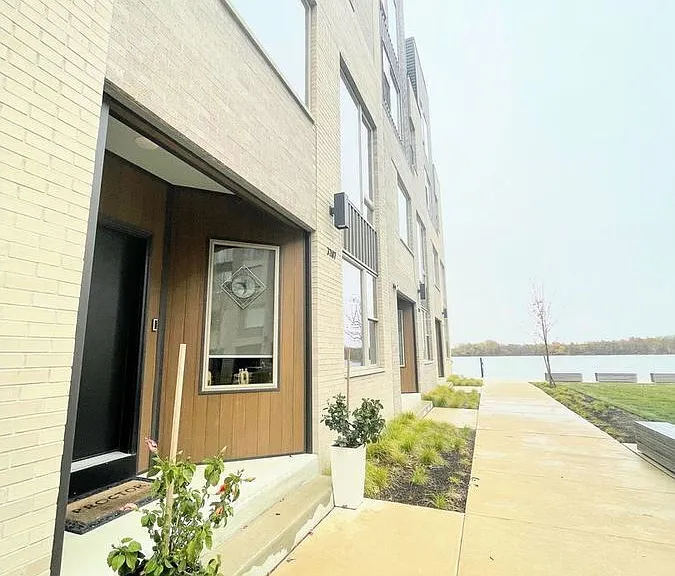 3207 Parkview Walk — Photo 46