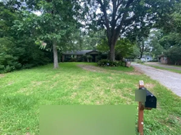 2201 E Vaughan Dr, Mobile, AL 36605