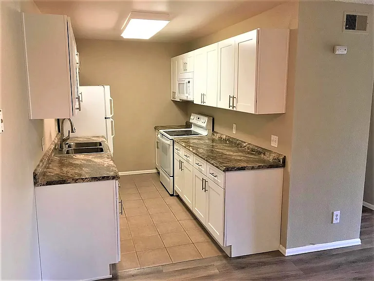 16359 W 10th Ave #V6 — Photo 2