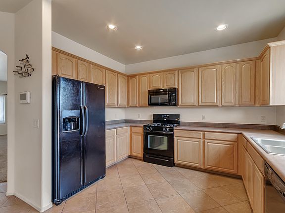 3rd image of 468 W Calle Paso Suave