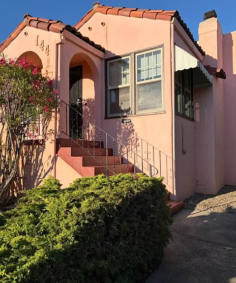 144 Bayview Ave — Photo 3