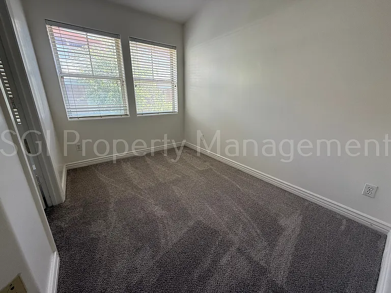 942 S Ash Ave #108 — Photo 8