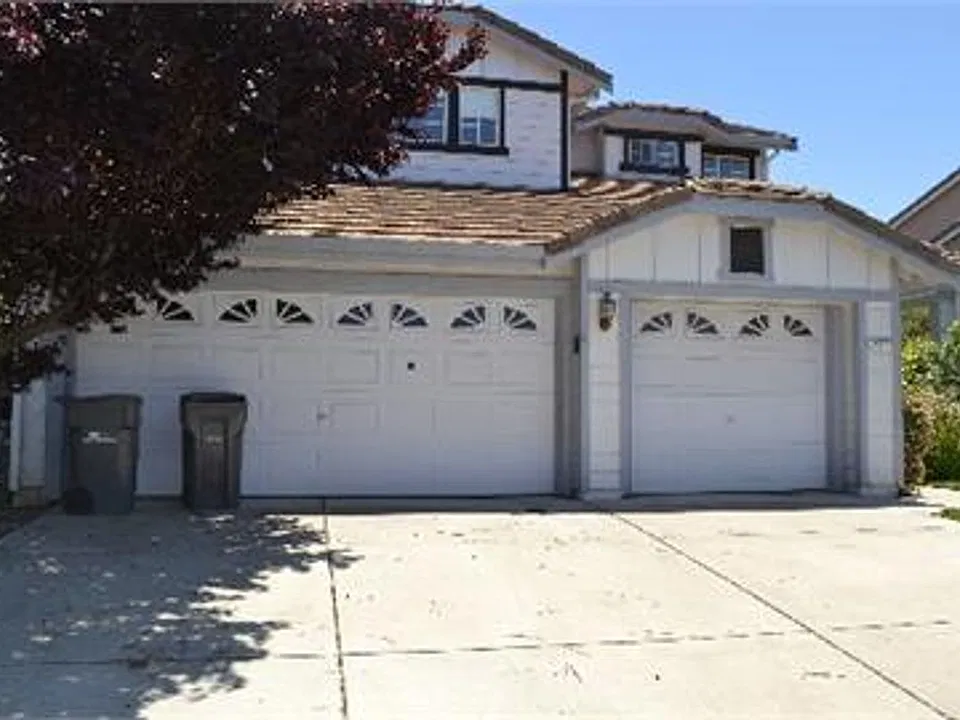 927 Cranston Dr