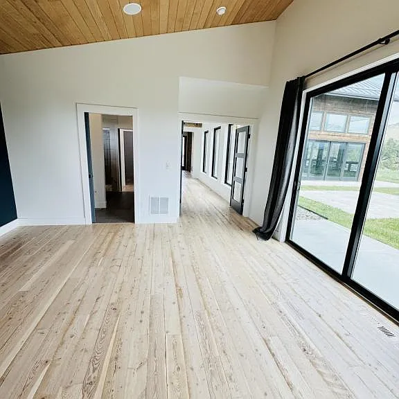 4055 Sunset Ridge Dr — Photo 17