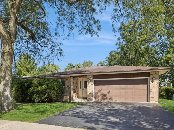 532 W 59th St, Westmont, IL 60559