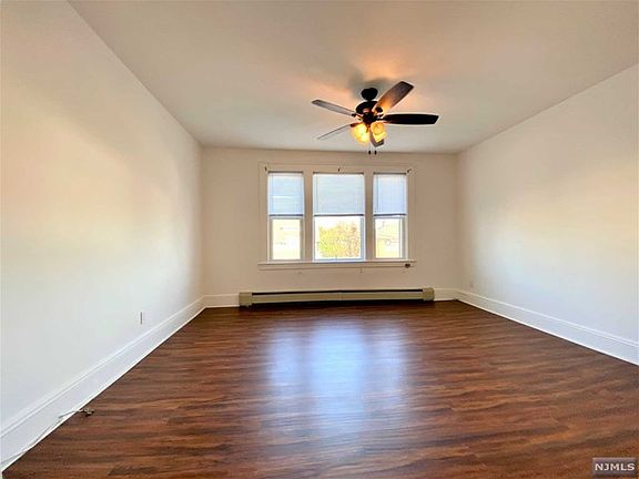 3rd image of 13 Hedden Ter Floor 2