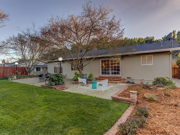 2572 Rollingwood Dr — Photo 26