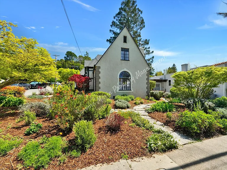 81 Elm Ave — Photo 4