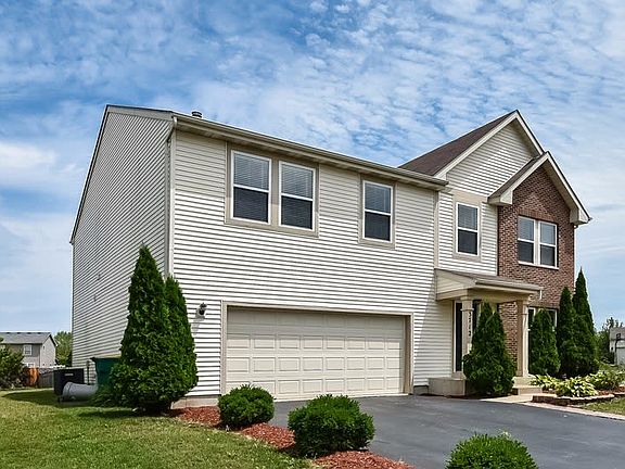 3rd image of 3712 Thoroughbred Ln