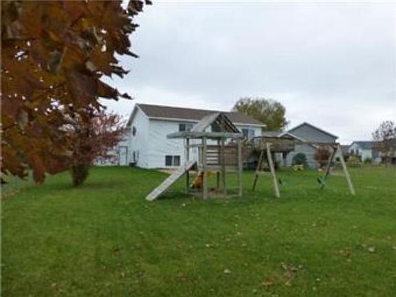 3rd image of 411 Eleanor Ct