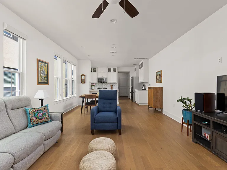 2509 Simond Ave #A1 — Photo 5
